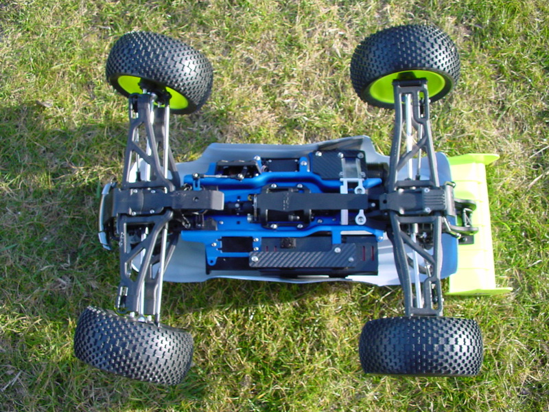 b-revo chassis alu et b-revo chassis carbone - Page 5 DSC00007_resize