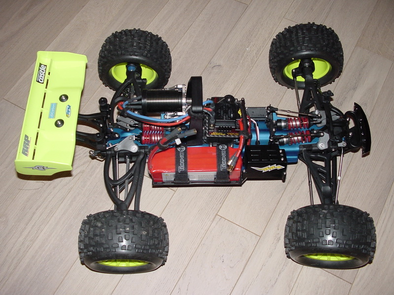 b-revo chassis alu et b-revo chassis carbone - Page 4 DSC00011b_resize