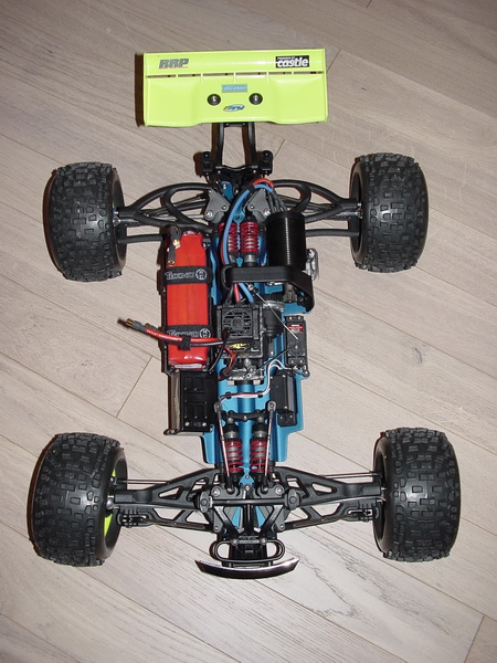 b-revo chassis alu et b-revo chassis carbone - Page 4 DSC00012_resize